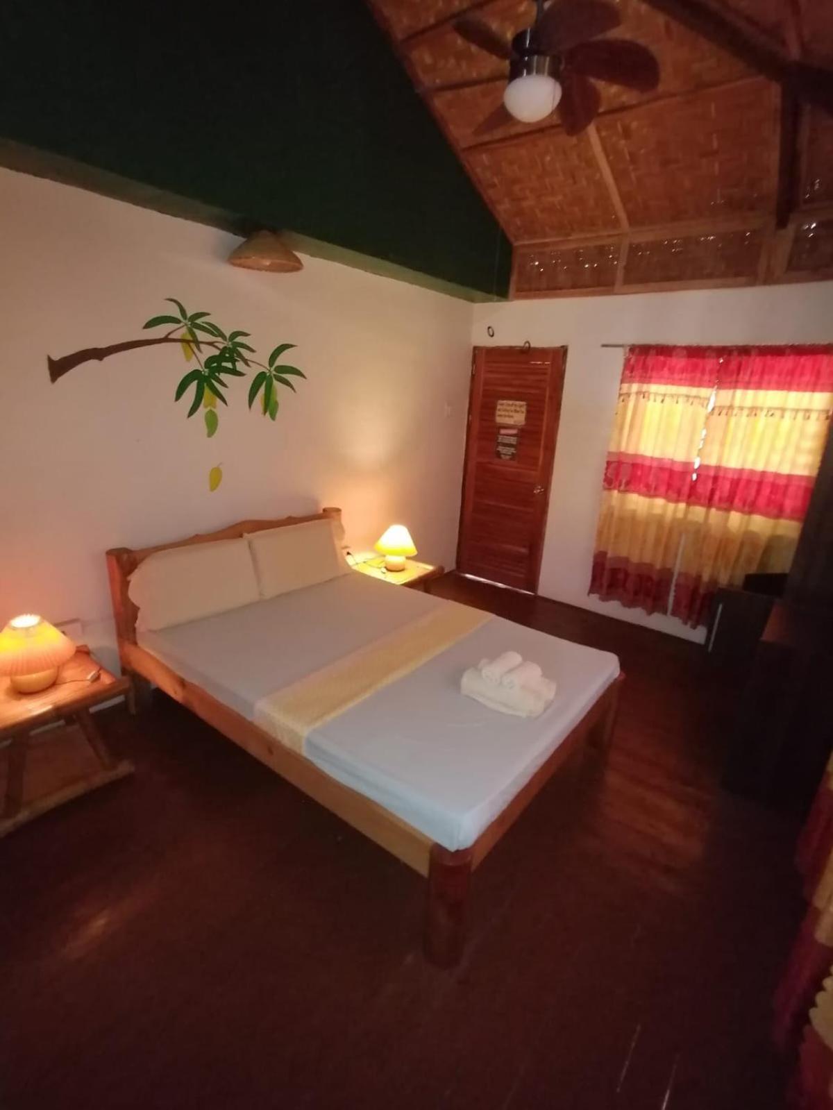 Chelle'S Guesthouse And Backpackers Сікіхор Екстер'єр фото