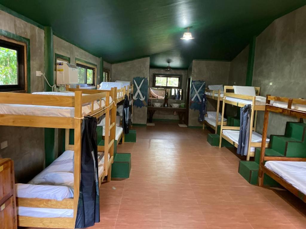 Chelle'S Guesthouse And Backpackers Сікіхор Екстер'єр фото